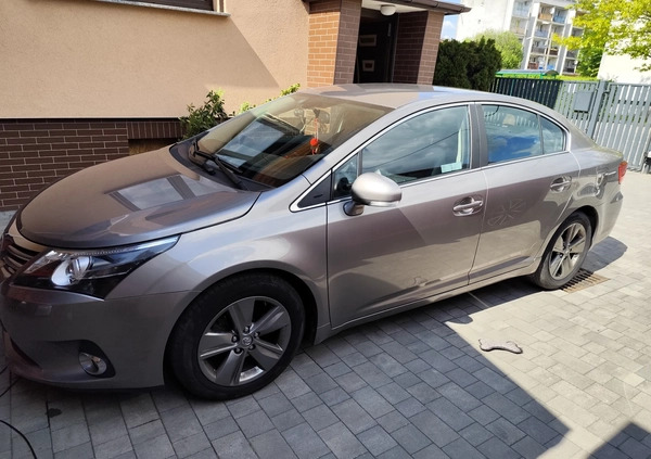 Toyota Avensis cena 39900 przebieg: 127354, rok produkcji 2014 z Racibórz małe 56